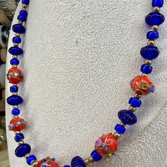 Stunning Venetian glass and wedding cake beads in cobalt blue 20 “ - Picture 3 of 5